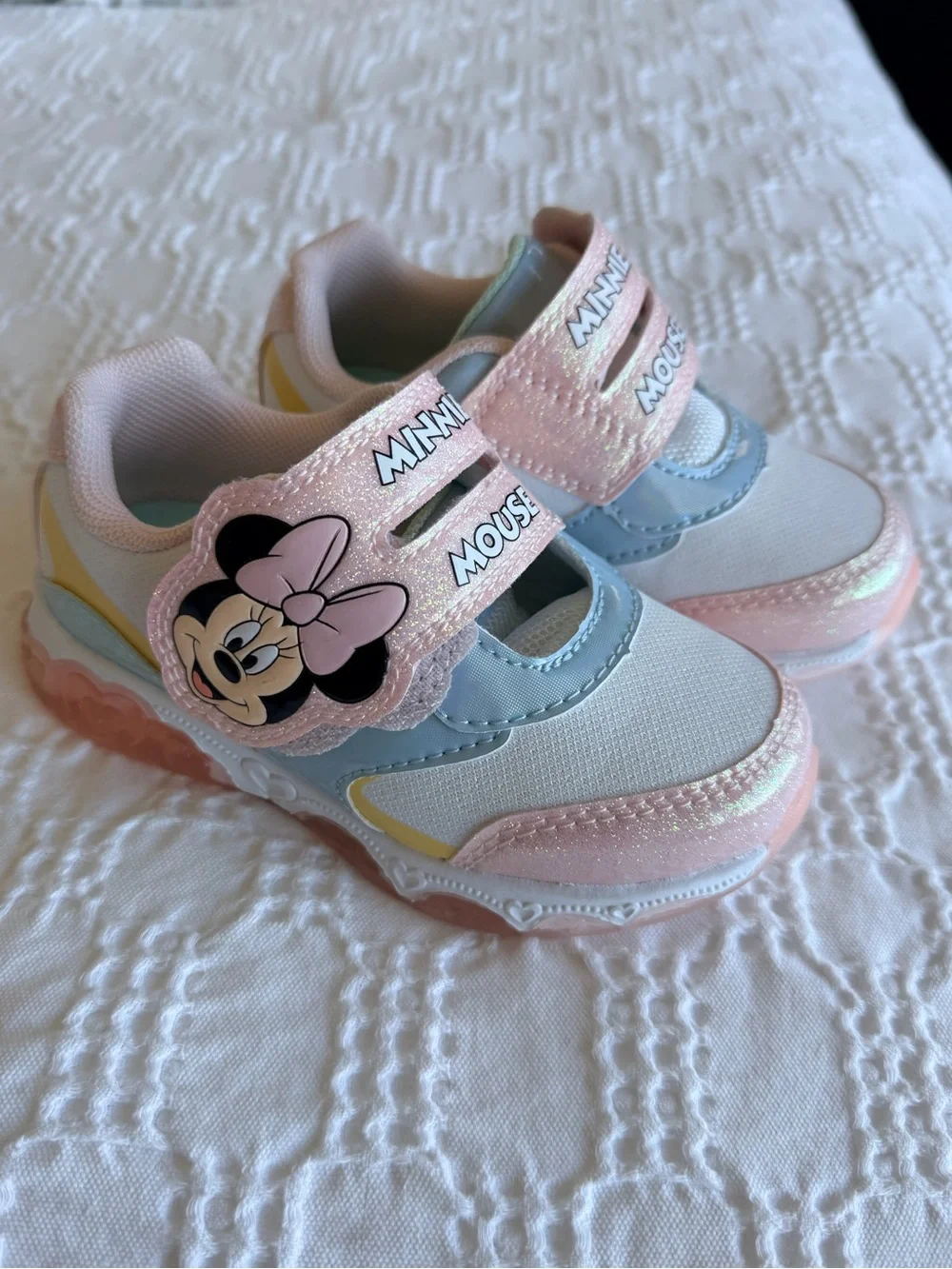 Disney Minnie Mouse Light-Up Sneakers Toddler Size 8W Pink Like New